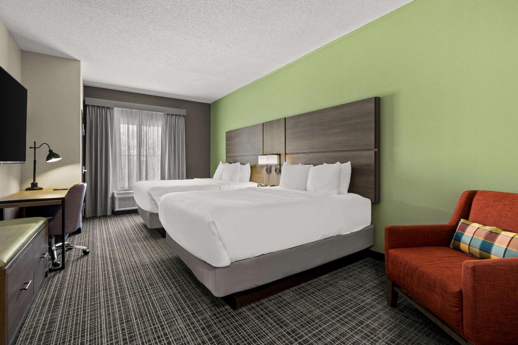 Comfort Suites Charleston West Ashley Exterior photo
